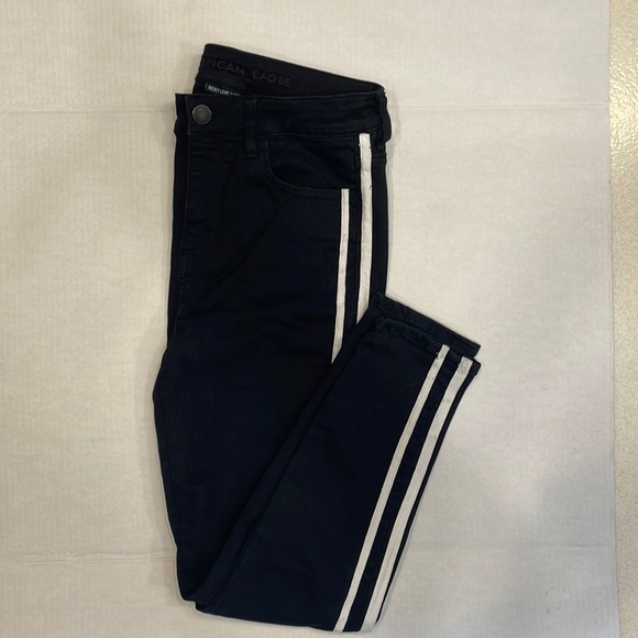 American Eagle black hi-rise jagging next level stretch size 8 short short - Picture 1 of 7